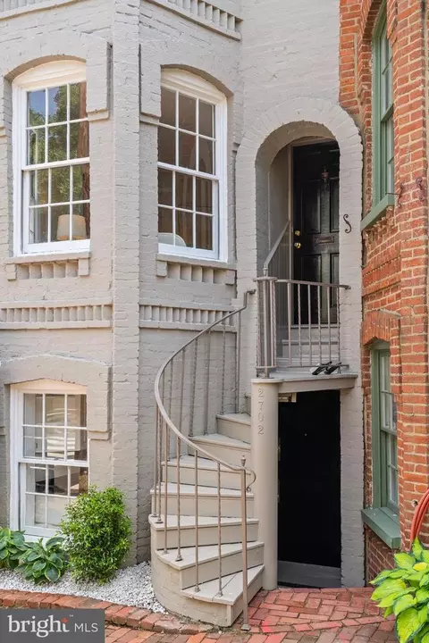 2702 Dumbarton St NW, Washington, DC 20007 photo 2