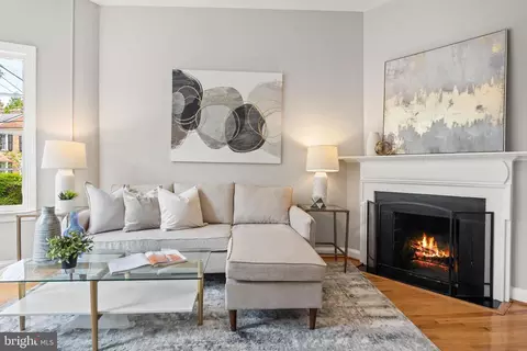 2702 Dumbarton St NW, Washington, DC 20007 photo 6