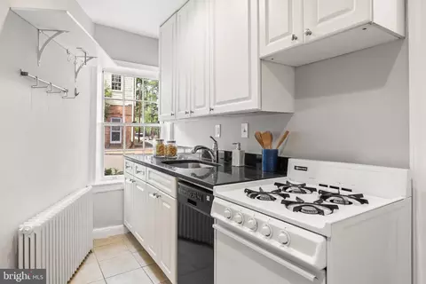 2702 Dumbarton St NW, Washington, DC 20007 photo 18