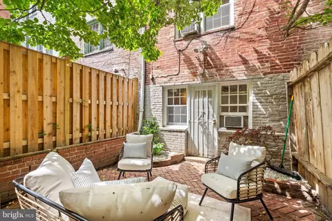 2702 Dumbarton St NW, Washington, DC 20007 photo 33