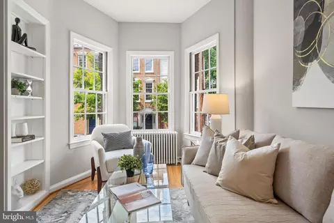 2702 Dumbarton St NW, Washington, DC 20007 photo 9