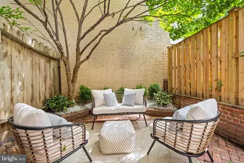 2702 Dumbarton St NW, Washington, DC 20007 photo 30