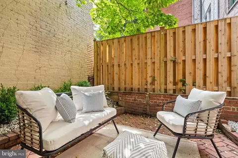 2702 Dumbarton St NW, Washington, DC 20007 photo 31