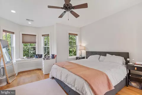 127 D St SE, Washington, DC 20003 photo 18