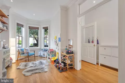 127 D St SE, Washington, DC 20003 photo 4