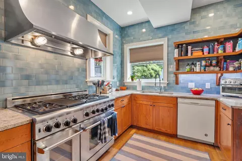 127 D St SE, Washington, DC 20003 photo 15