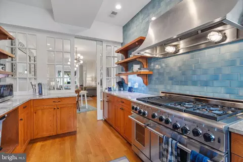 127 D St SE, Washington, DC 20003 photo 16
