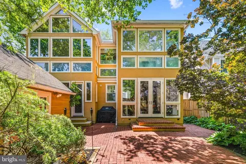 5335 43rd St NW, Washington, DC 20015