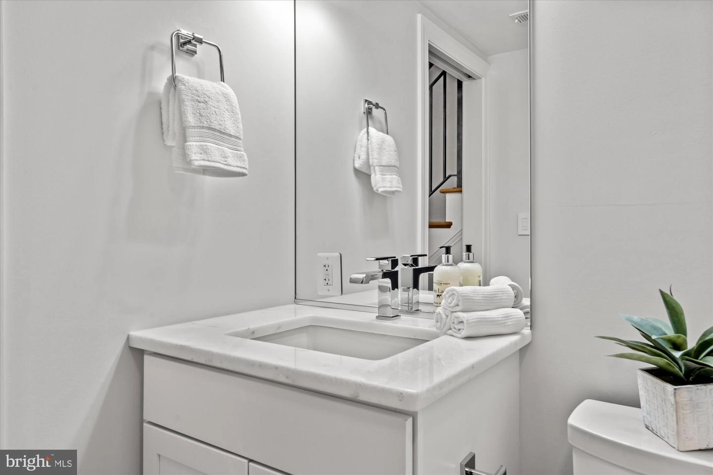 Bath - 819 D St NE #34, Washington, DC 20002 photo 1 of 6