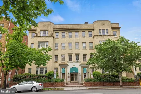 3010 Wisconsin Ave NW #211, Washington, DC 20016