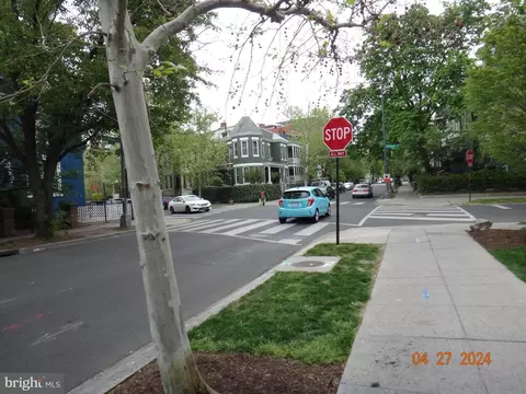 Undisclosed, Washington, DC 20010 photo 4
