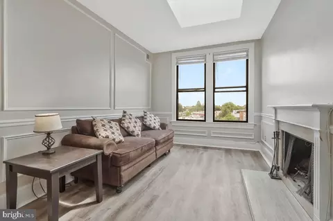 Living - 520 E Street St NE #405, Washington, DC 20002 photo 3 of 6