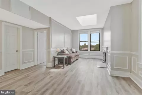Living - 520 E Street St NE #405, Washington, DC 20002 photo 1 of 6