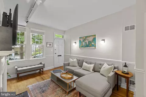813 25th St NW, Washington, DC 20037 photo 13