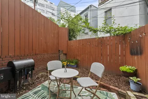 813 25th St NW, Washington, DC 20037 photo 32