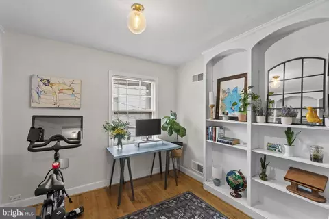 813 25th St NW, Washington, DC 20037 photo 28