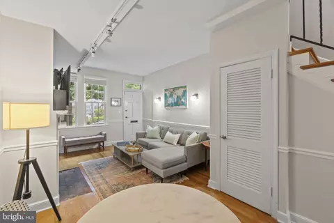 813 25th St NW, Washington, DC 20037 photo 17