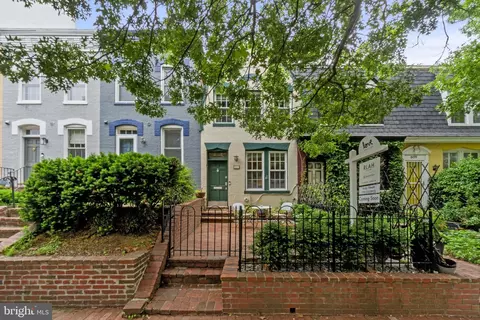 813 25th St NW, Washington, DC 20037 photo 2