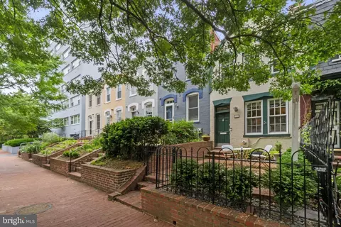 813 25th St NW, Washington, DC 20037 photo 7