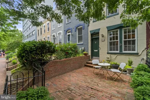 813 25th St NW, Washington, DC 20037 photo 5