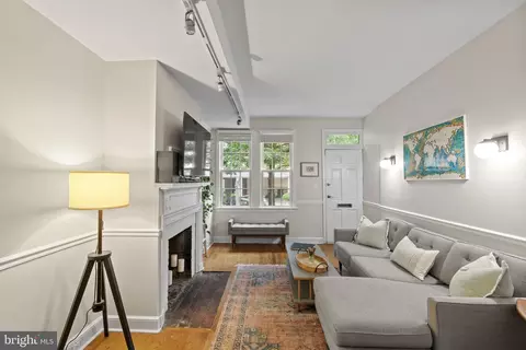 813 25th St NW, Washington, DC 20037 photo 12