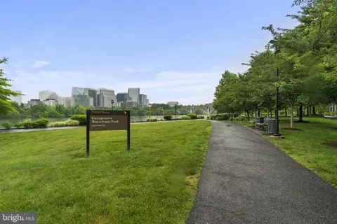 813 25th St NW, Washington, DC 20037 photo 42