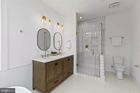 Bath - 1825 N Capitol St NE #2, Washington, DC 20002 photo 1 of 4