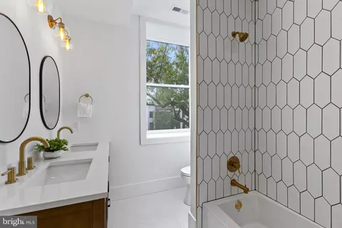 Bath - 1825 N Capitol St NE #2, Washington, DC 20002 photo 3 of 4