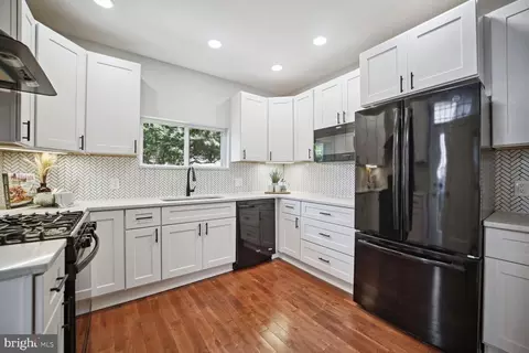 646 Acker Pl NE, Washington, DC 20002 photo 9