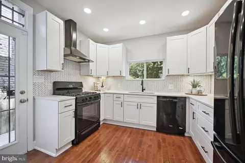 646 Acker Pl NE, Washington, DC 20002 photo 10
