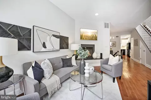 646 Acker Pl NE, Washington, DC 20002 photo 4