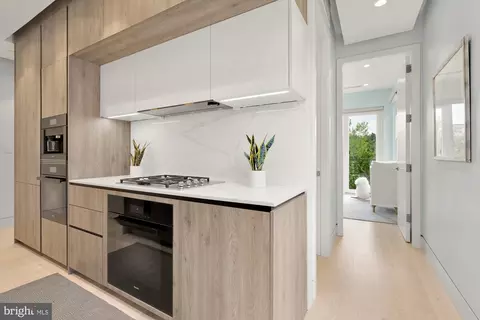 4013 Davis Pl NW #8, Washington, DC 20007 photo 14