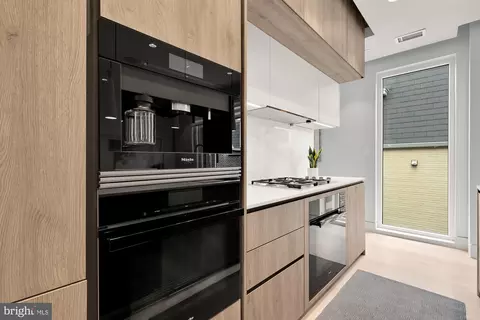 4013 Davis Pl NW #8, Washington, DC 20007 photo 12