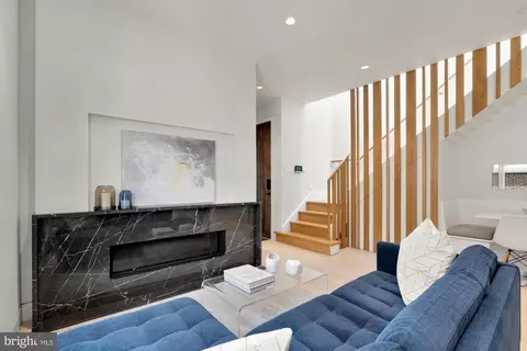 4013 Davis Pl NW #8, Washington, DC 20007 photo 3