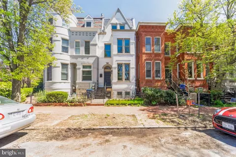 102 9th St SE, Washington, DC 20003 photo 1
