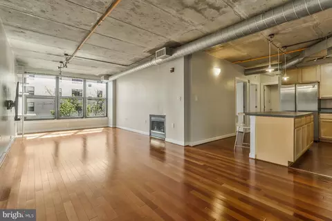 2750 14th St NW #302, Washington, DC 20009
