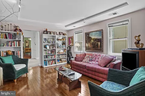 407 11th St SE, Washington, DC 20003 photo 17
