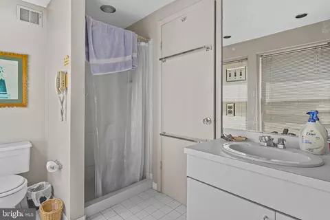 407 11th St SE, Washington, DC 20003 photo 14