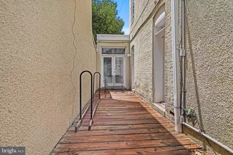 407 11th St SE, Washington, DC 20003 photo 3