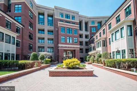 4750 41st St NW #408, Washington, DC 20016