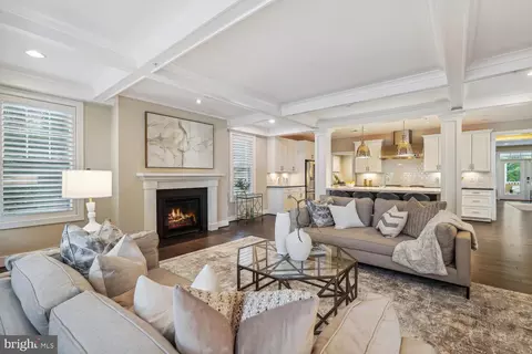 4806 Hutchins Pl NW, Washington, DC 20007
