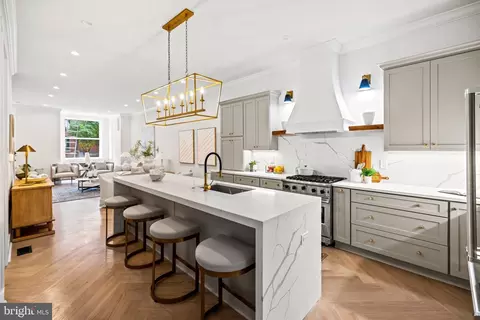 2117 First St NW, Washington, DC 20001