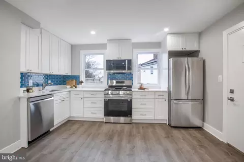 914 52nd St NE, Washington, DC 20019