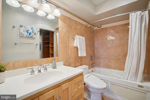 1301 20th St NW #1007, Washington, DC 20036 photo 15