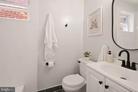 626 L St NE, Washington, DC 20002 photo 29