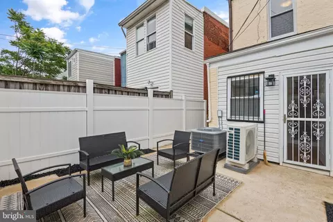 626 L St NE, Washington, DC 20002 photo 37