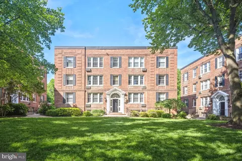 4471 Macarthur Blvd NW #202, Washington, DC 20007