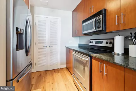 Kitchen - 910 M St NW #1002, Washington, DC 20001 photo 1 of 3