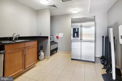 Kitchen - 910 M St NW #1002, Washington, DC 20001 photo 3 of 3