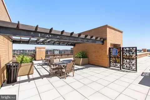 Exterior - 910 M St NW #1002, Washington, DC 20001 photo 3 of 3